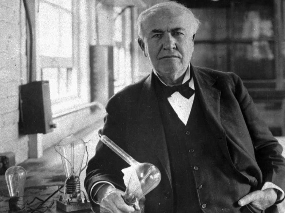 Ampulun Mucidi Thomas Edison öldü