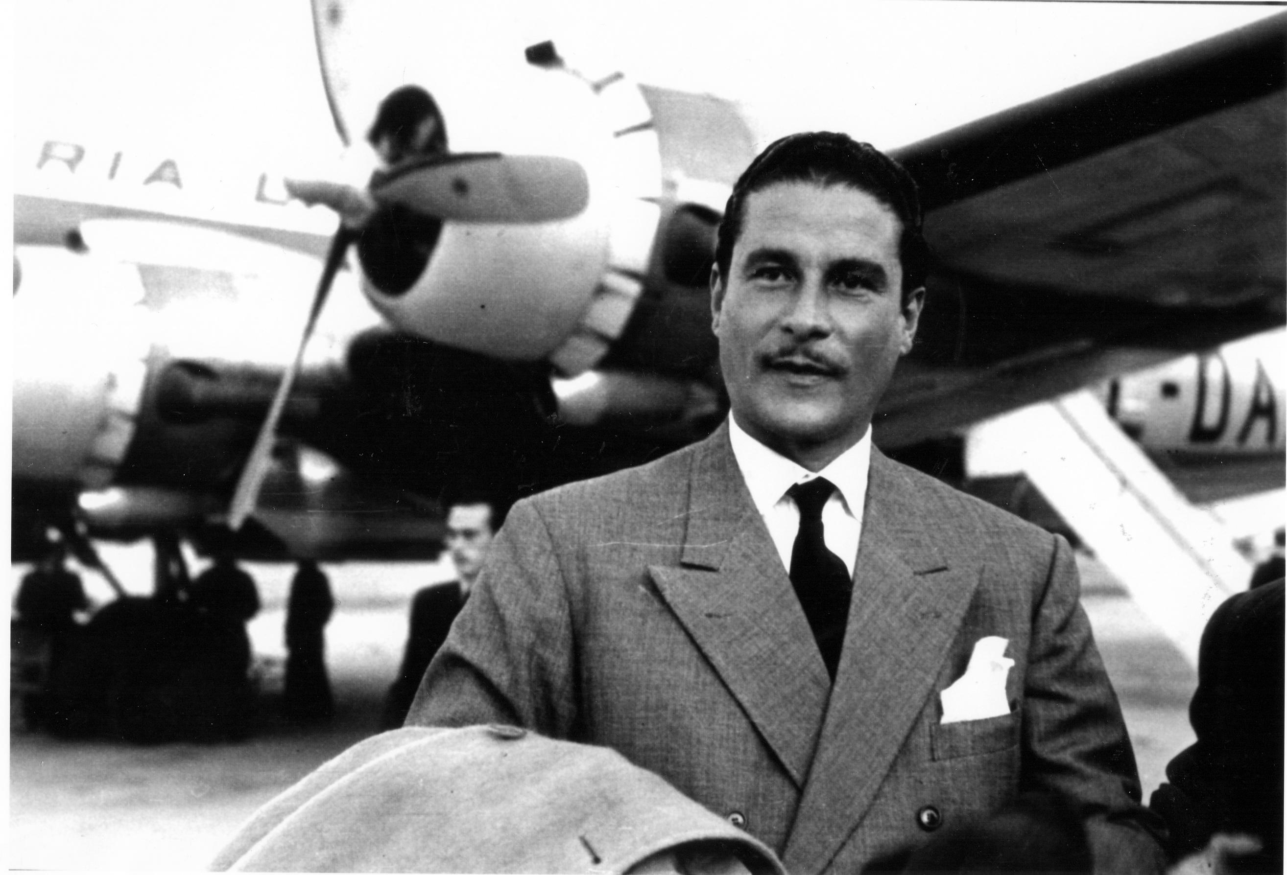 Errol Flynn öldü