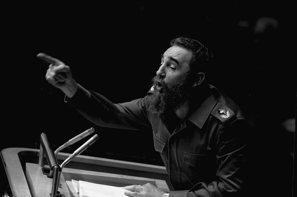 Fidel Castro öldü