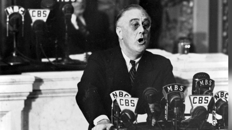 Franklin Delano Roosevelt hayatını kaybetti