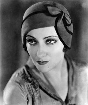 Gloria Swanson Doğumu