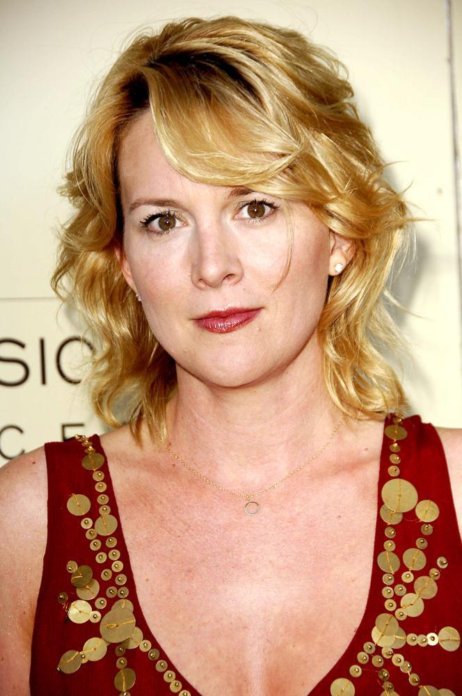 Laurel Holloman Doğumu