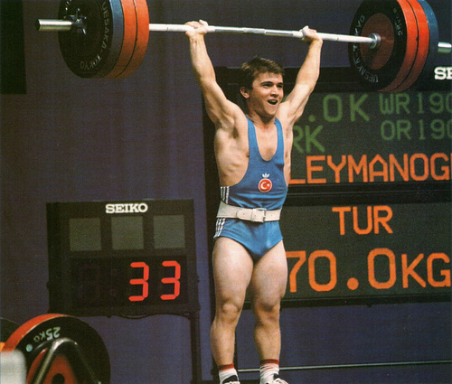 Naim Süleymanoğlu Hayatını Kaybetti