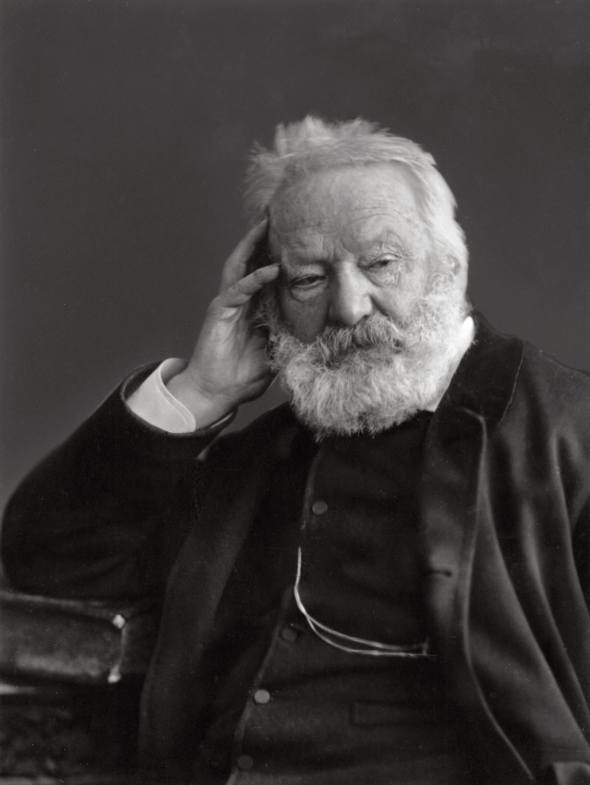 Victor Hugo kimdir doğum günü