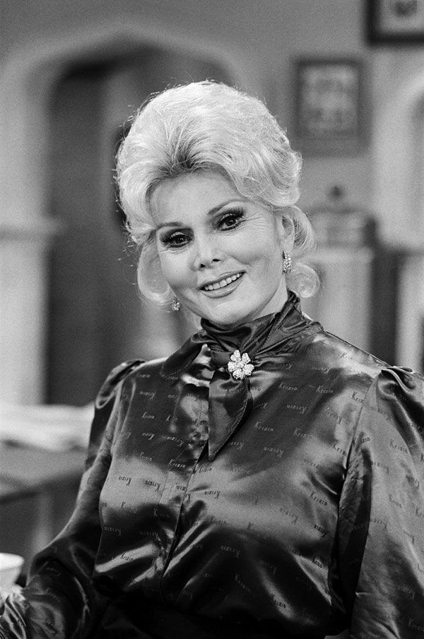 Zsa Zsa Gabor Hayatını Kaybetti