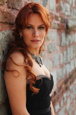 Ebru Cündübeyoğlu Doğumu