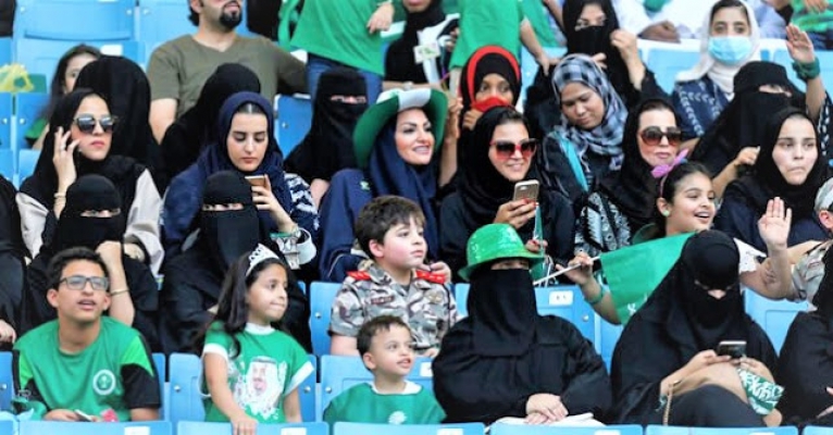 Suudi Arabistanda Kadınlar Futbol Maçı Izleyebilecek