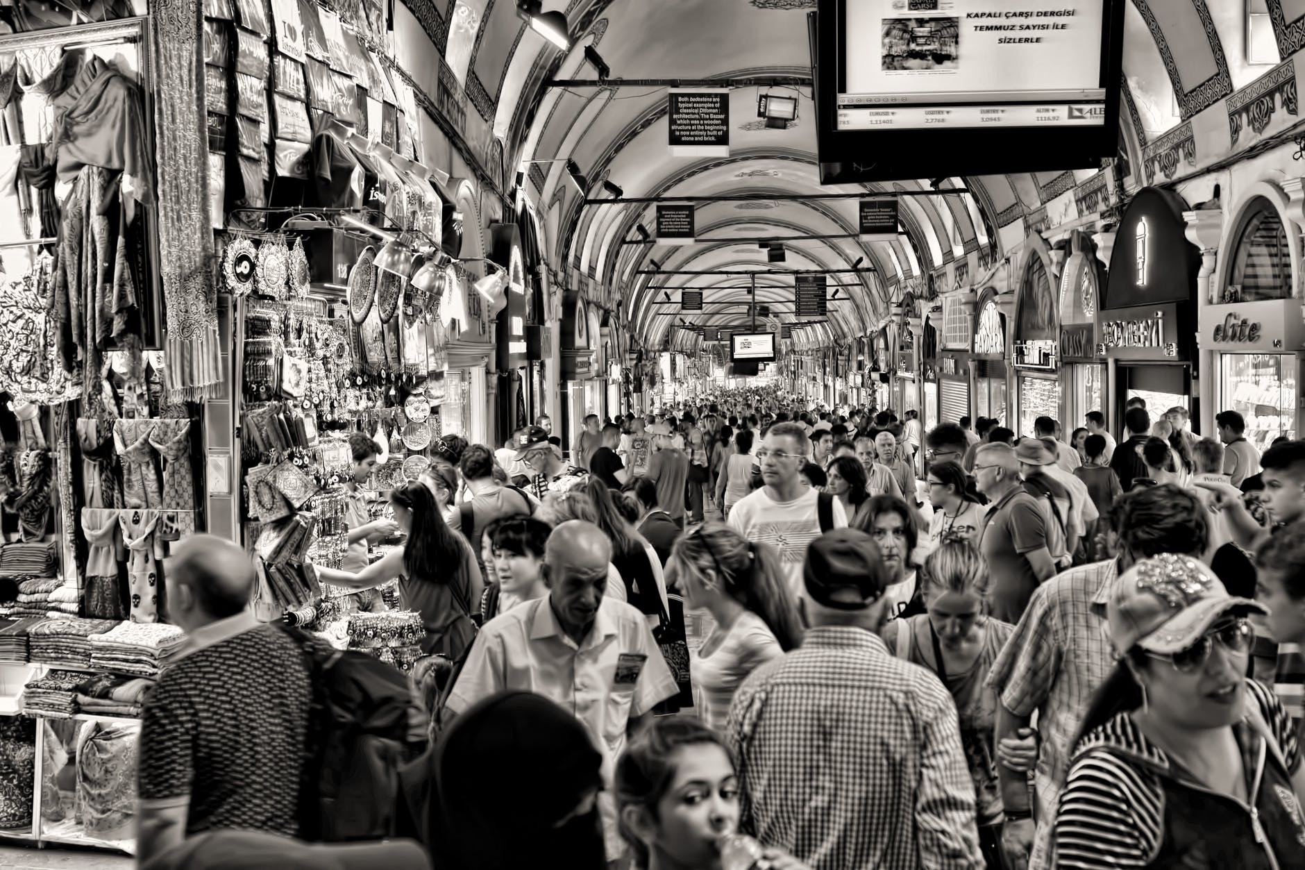 Üç aydır süren kısıtlamalardan sonra tarihi gün